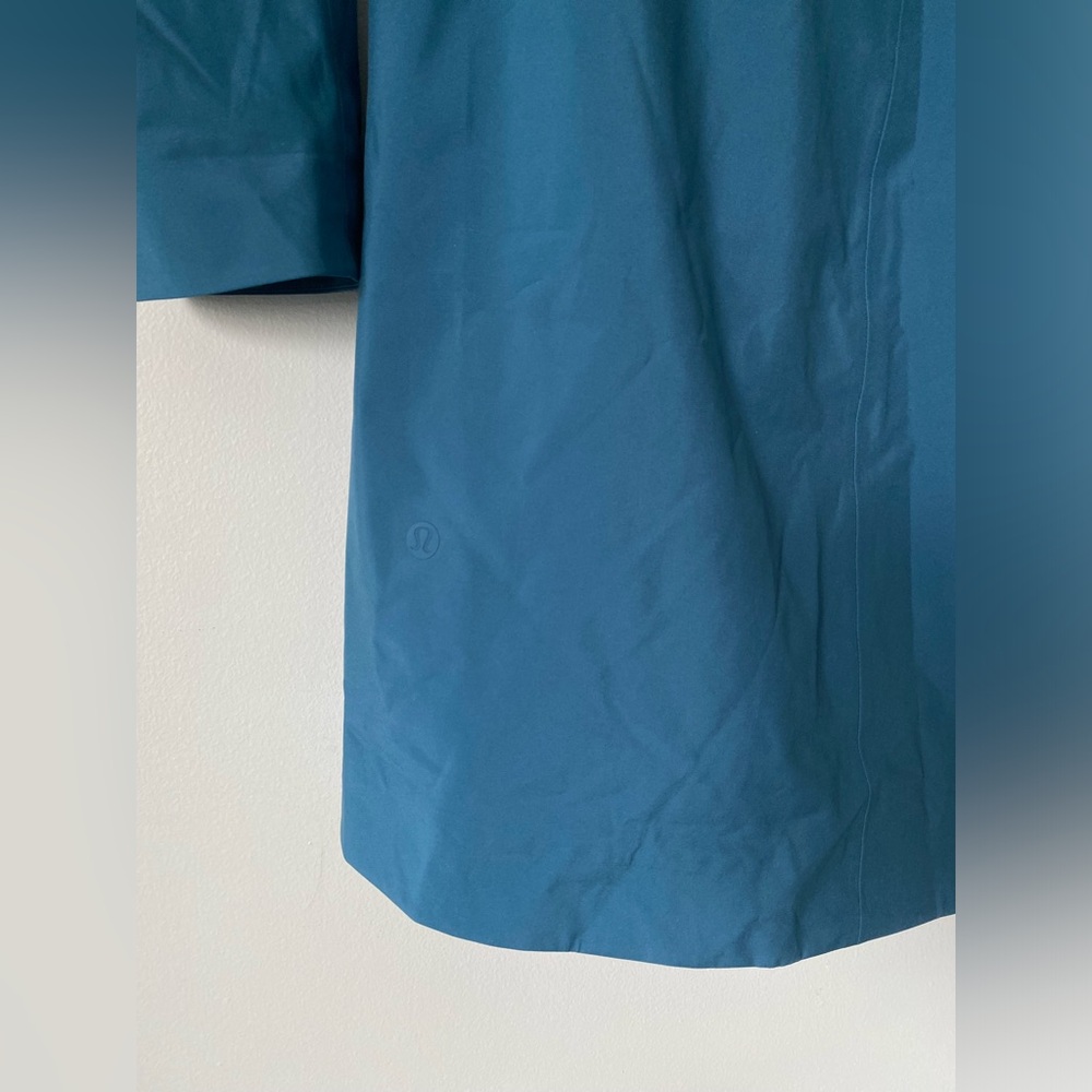 Lululemon Rain Rebel Jacket Capture Blue Coat Size 2 NWT Waterproof Running Race - Picture 9 of 16